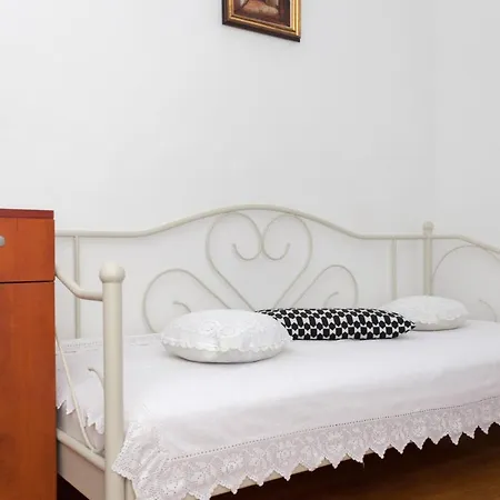 Do Want To Fully Enjoy Old Town Apartment *